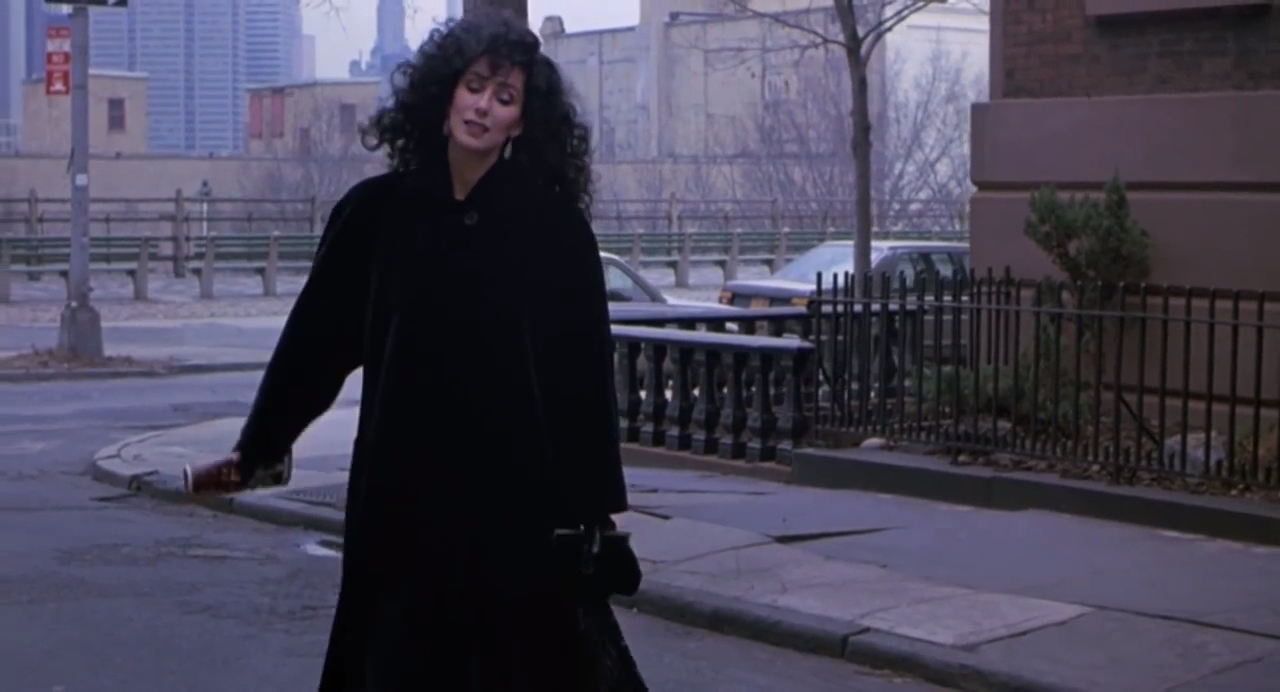 مشاهدة فيلم moonstruck كامل مترجم على ايجي بست