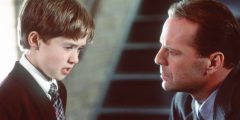 قصة فيلم the sixth sense بالعربي